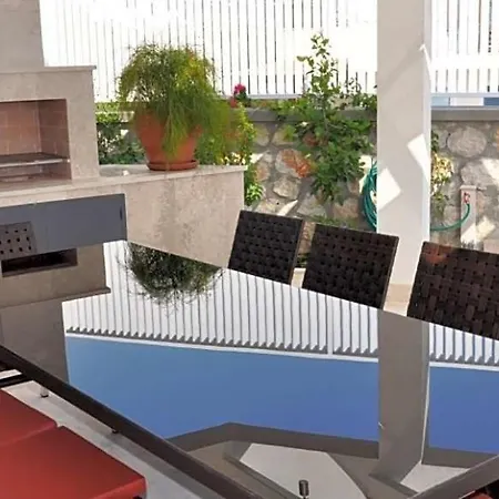 Sleeps 10 With Pool Air Con And Wifi Villa *