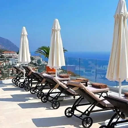 Villa Sleeps 10 With Pool Air Con And Wifi *