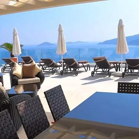 Sleeps 10 With Pool Air Con And Wifi Villa *