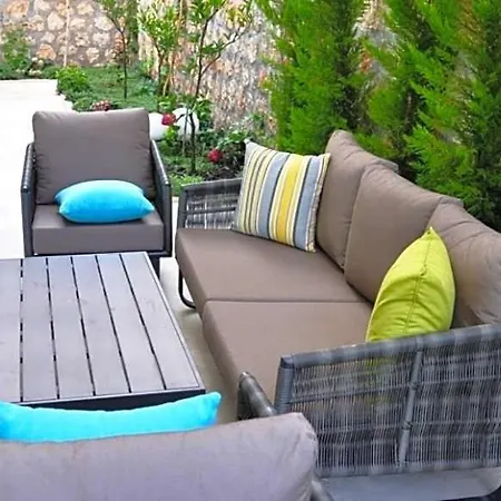 Sleeps 10 With Pool Air Con And Wifi كالكان